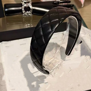 小香风2025秋冬新款 宽边皮质发箍百搭氛围感高级菱形格头箍头饰