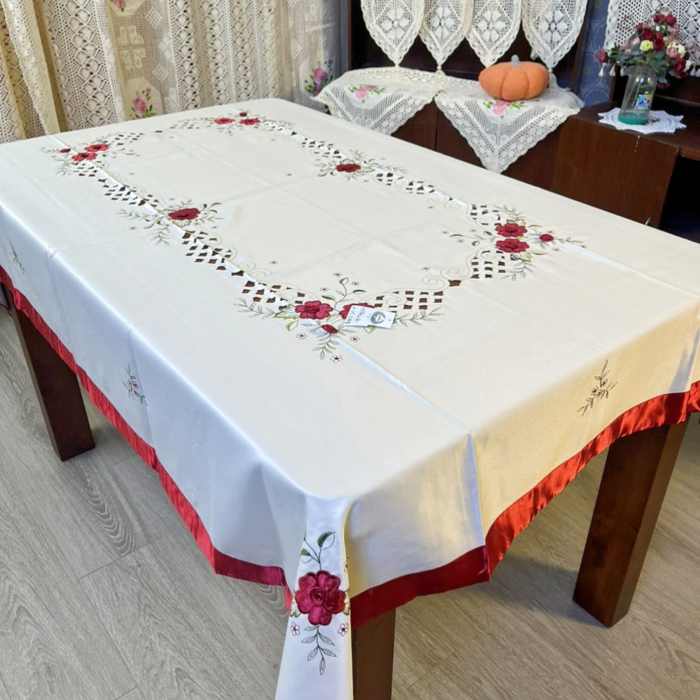 130x180外贸出口刺绣桌布长方形