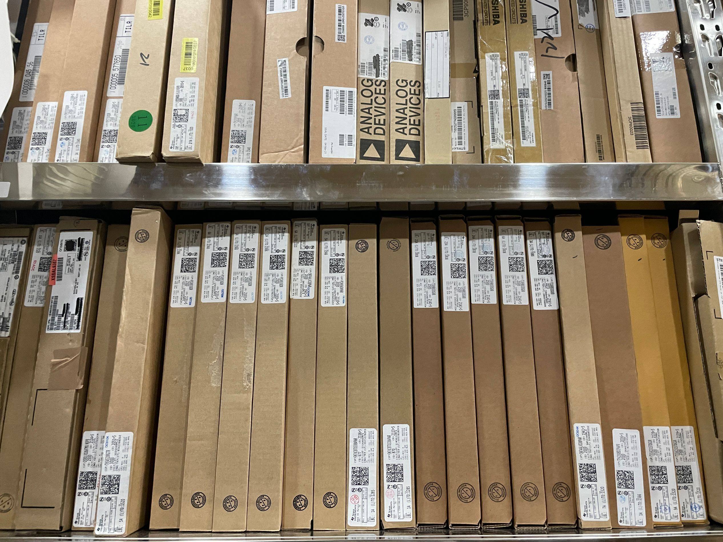 axe420124 ic- 友尚芯城国际代理全线售出原装ic库存,拍前请193