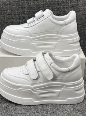 欧货超火真皮女鞋2026新款欧洲站魔术贴白色增高厚底松糕小白鞋潮