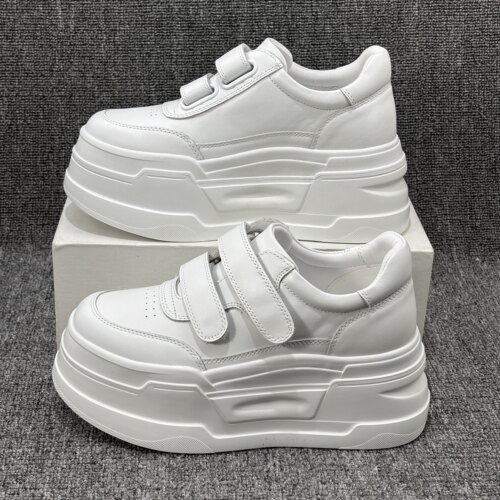 欧货超火真皮女鞋2026新款欧洲站魔术贴白色增高厚底松糕小白鞋潮