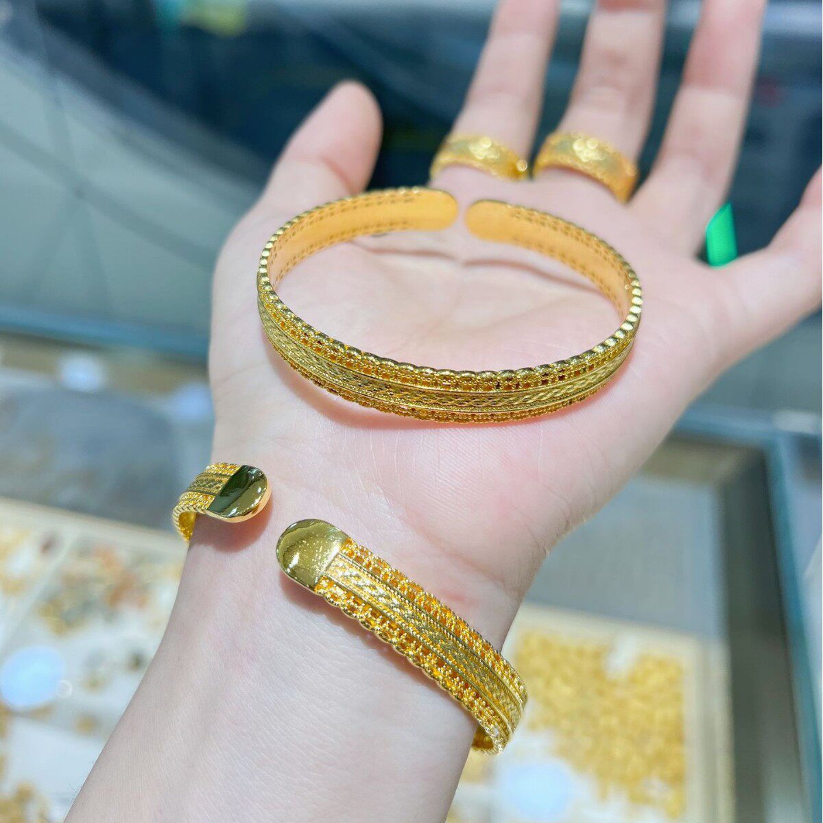 18K含金腰缠万贯手镯 蕾丝镂空不脱模工艺开口可调节金镯子水贝