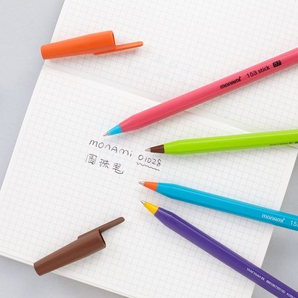 韩国monami慕那美圆珠笔原子油笔黑撞色彩杆六角慕娜美 153 stick