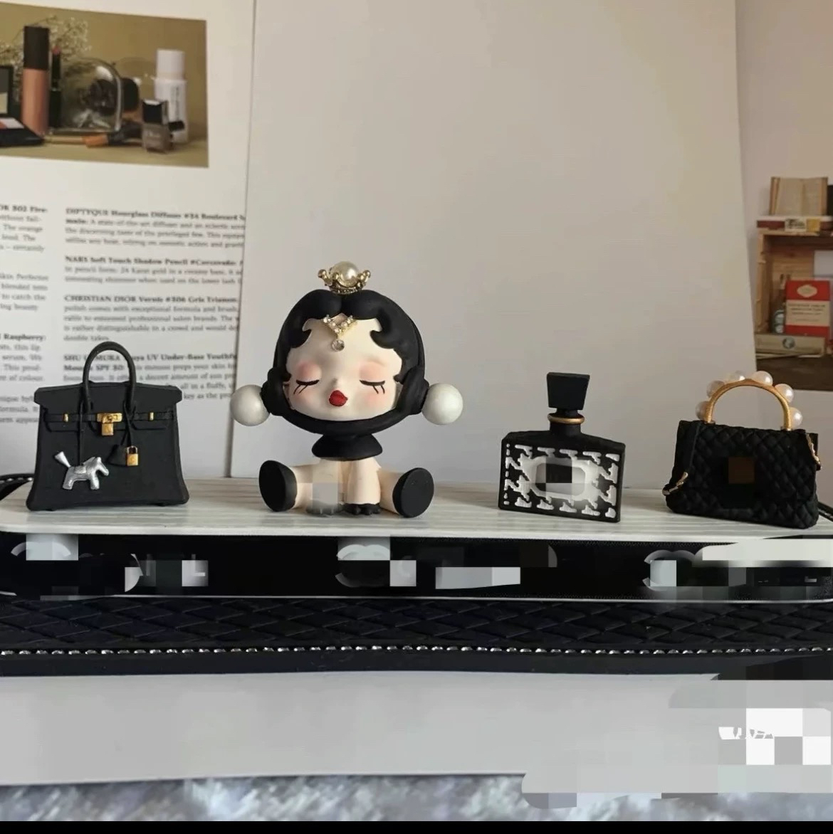 原創(chuàng)汽車中控臺擺件車載香薰擴香石禮物奔馳寶馬高級感車內(nèi)飾品女