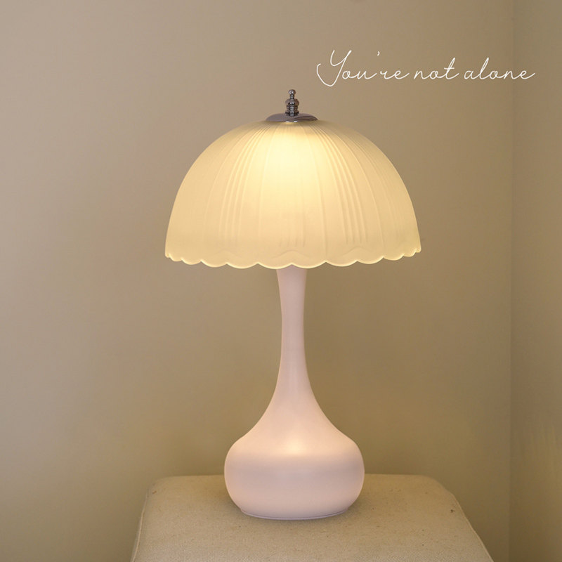2023新款奶油风台灯卧室床头灯轻奢高级感主卧浪漫床头柜台灯充电