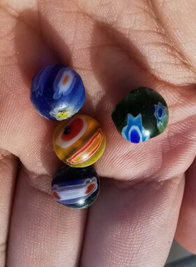 15537千朵花老琉璃珠四粒组