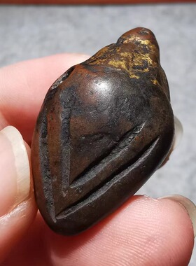 14341  藏传清代老药泥描金娘拉擦擦护身坠 文玩配饰古玩老东西