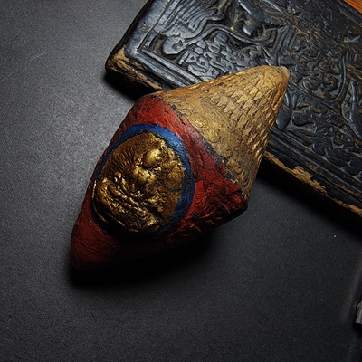 藏传清代描金彩绘八宝塔娘拉擦擦