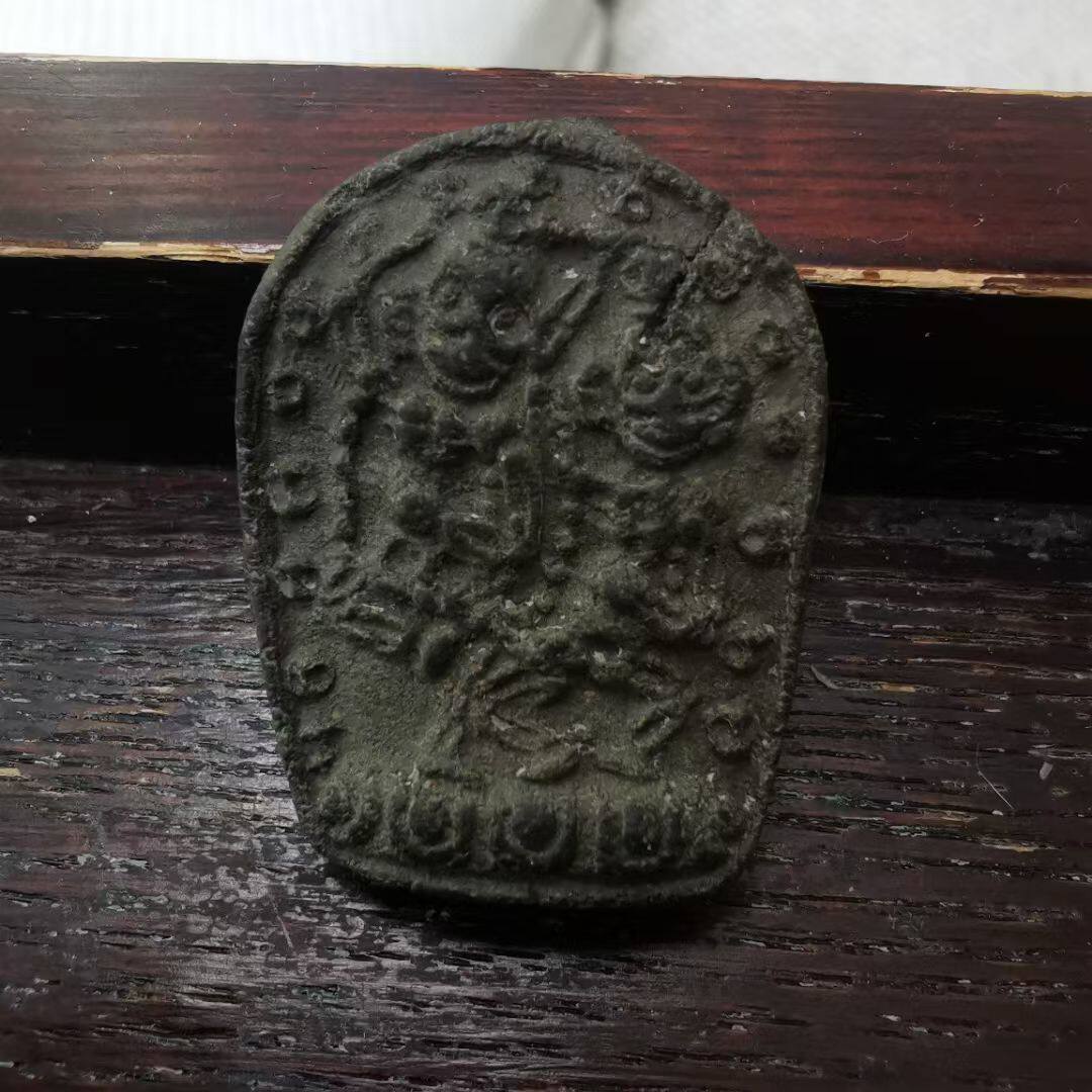 14437 藏传老药泥双身尸陀林主擦擦护身牌