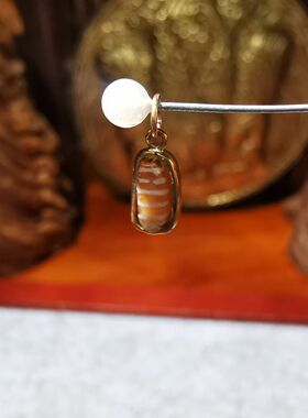 11670    金镶古韵·千年红玉髓线珠臻品