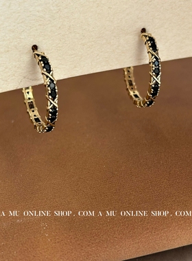 A.MU 暗夜柏林～电镀亚古金做旧黑色锆石耳圈小众设计C形百搭耳环