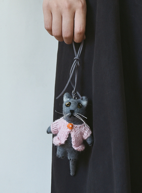 原创羊毛毡小猫包挂灰色猫咪挂件女书包挂饰粉嫩萌物吊饰手工小众