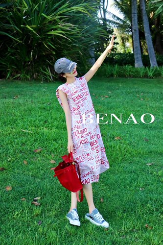 潮流趣味风夏季新款Benao字母韩版宽松涂鸦印花缎面无连衣裙袖