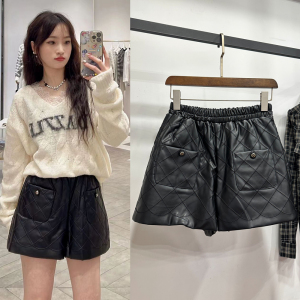 菱格压线PU皮短裤女2023秋冬新款高腰显瘦黑色阔腿裤休闲a字皮裤