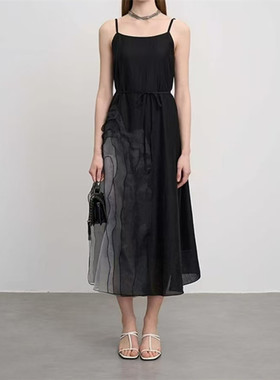 雨墨圣迪奥立夏2025新轻奢气质时尚收腰显瘦吊带连衣裙S252Z1230