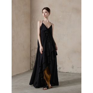 挂脖连衣裙女 ONMOON 新款 黑色V领法式 荷叶边仙女大摆裙 2024秋季