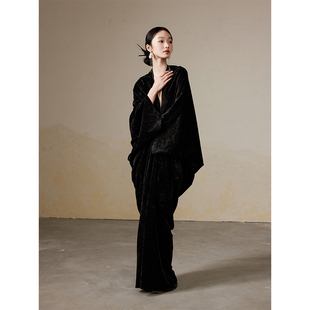 套头廓形蝙蝠袖 国风气质V领连衣裙2024新款 裙子 秋冬新中式 ONMOON