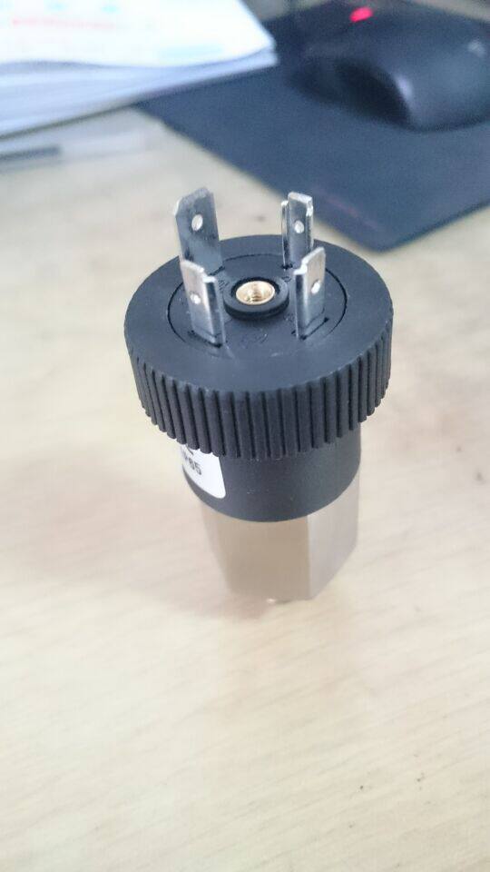 mc2010压力控制器 气压开关 液压开关 压力开关 机械式开关