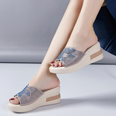 水钻露趾拖鞋 2025新款 休闲防滑厚底妈妈凉拖韩版 时尚 坡跟凉鞋 夏季