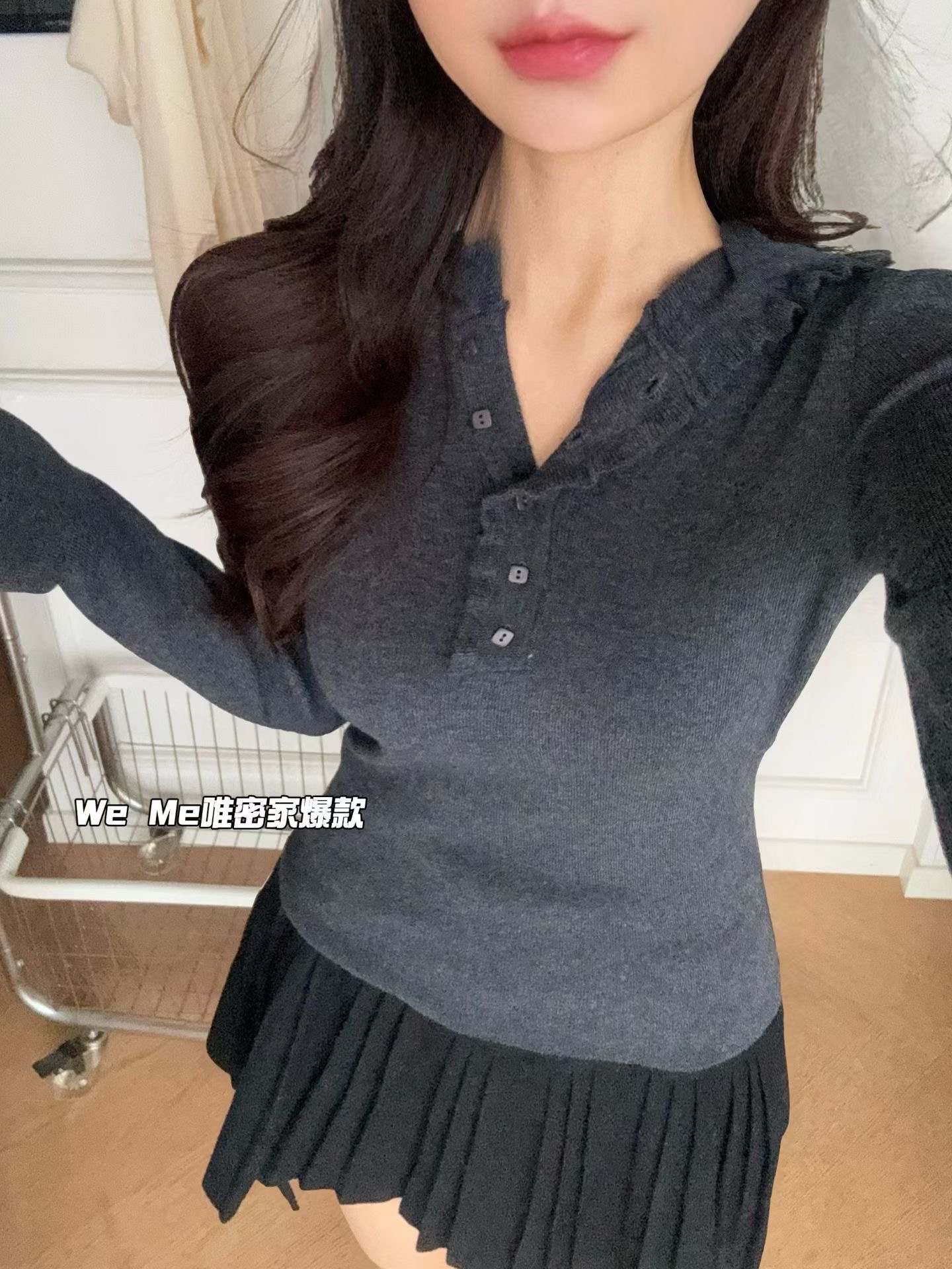 weme秋冬2025新款温柔风木耳边V领连帽羊毛保暖针织衫女长袖上衣