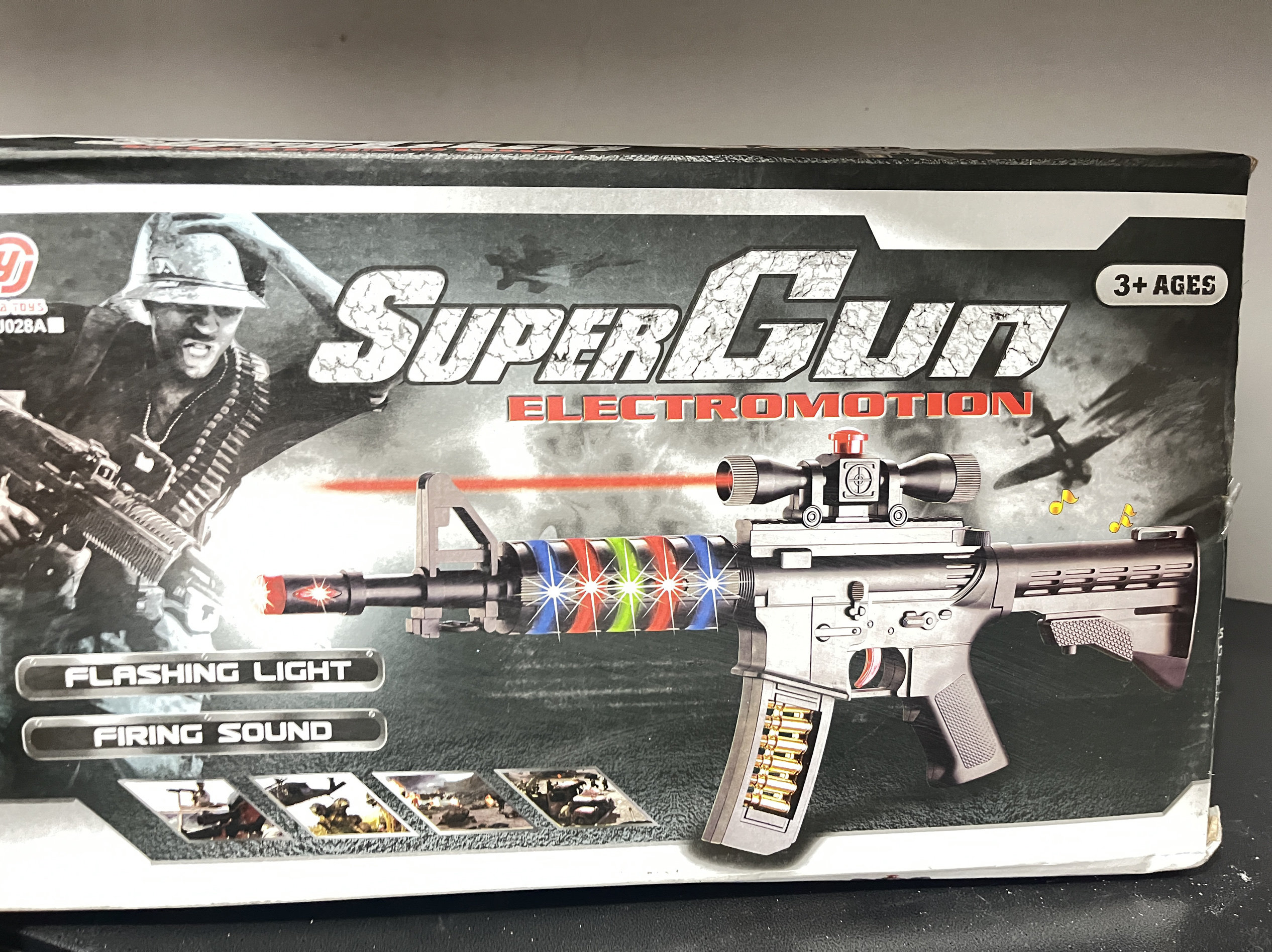 电动玩具枪儿童游戏背带震动灯光音乐冲锋枪模型男孩礼物