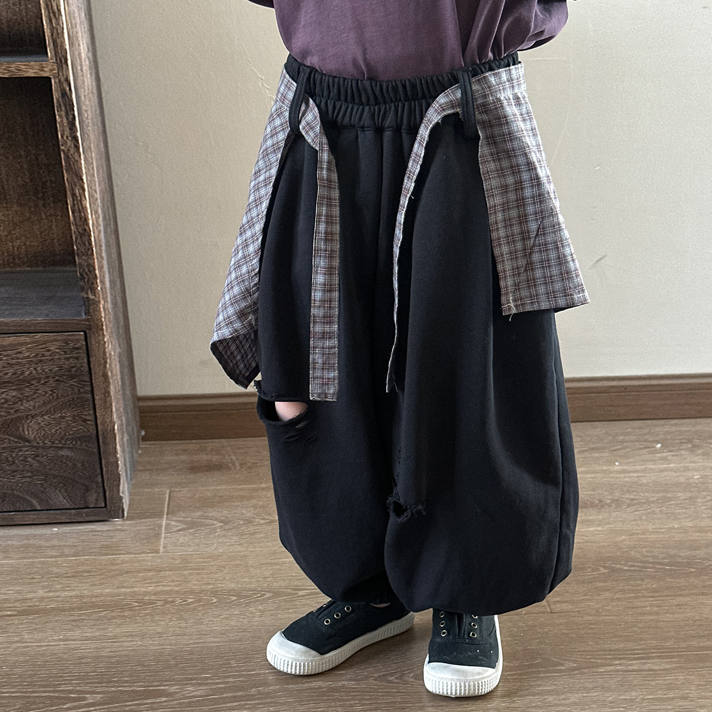 暮晨家新款春装2026男童针织破洞卫裤长裤儿童宽松格子屁帘裤长裤