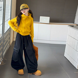 黑色工装裤女童秋冬2025新款儿童裤子连帽开衫卫衣外套加绒两件套