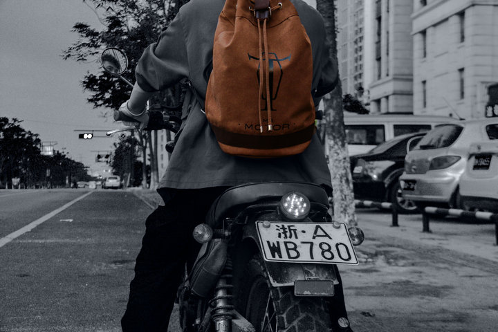 MR MOTOR 摩托车骑行美式复古双肩包胡椒盐牛皮背包大户外旅行包