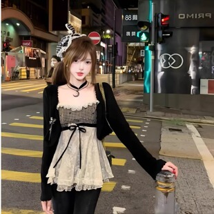 2026春季修身显瘦设计网红格子蕾丝拼接吊带上衣+开衫套装女