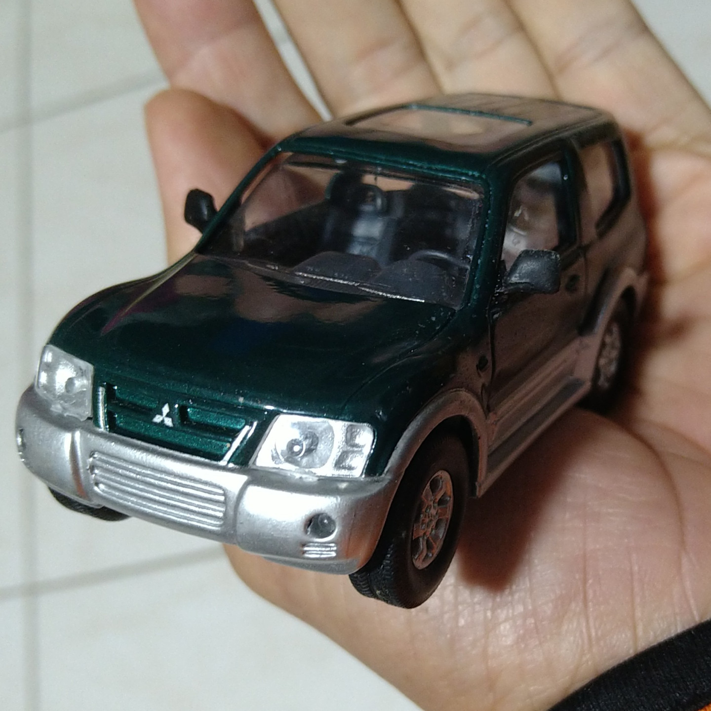 joycity俊基三菱帕杰罗汽车模型