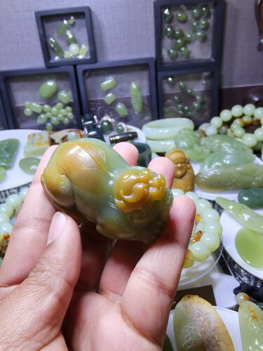 析木河磨玉貔貅手把件