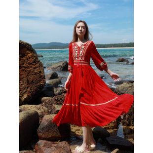 海边度假新款 民族风刺绣连衣裙拍照显瘦沙滩裙炸街气质大摆裙f963
