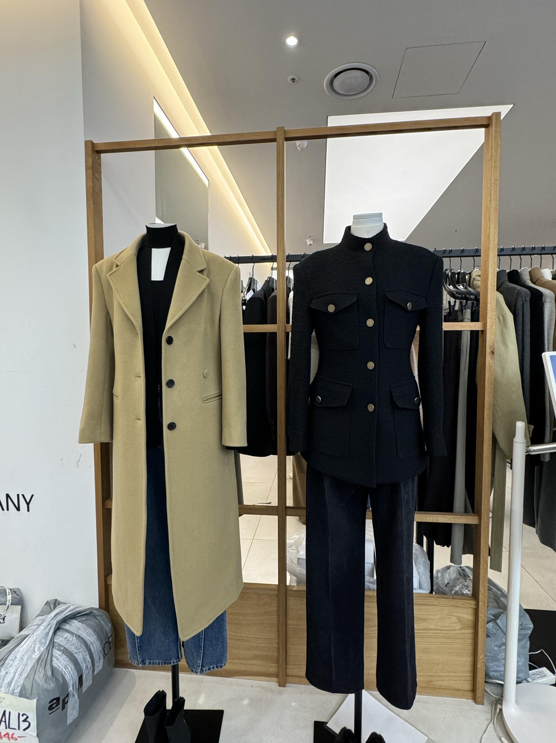 Blossom 2024秋季女装新系扣翻领开叉通勤长款外套