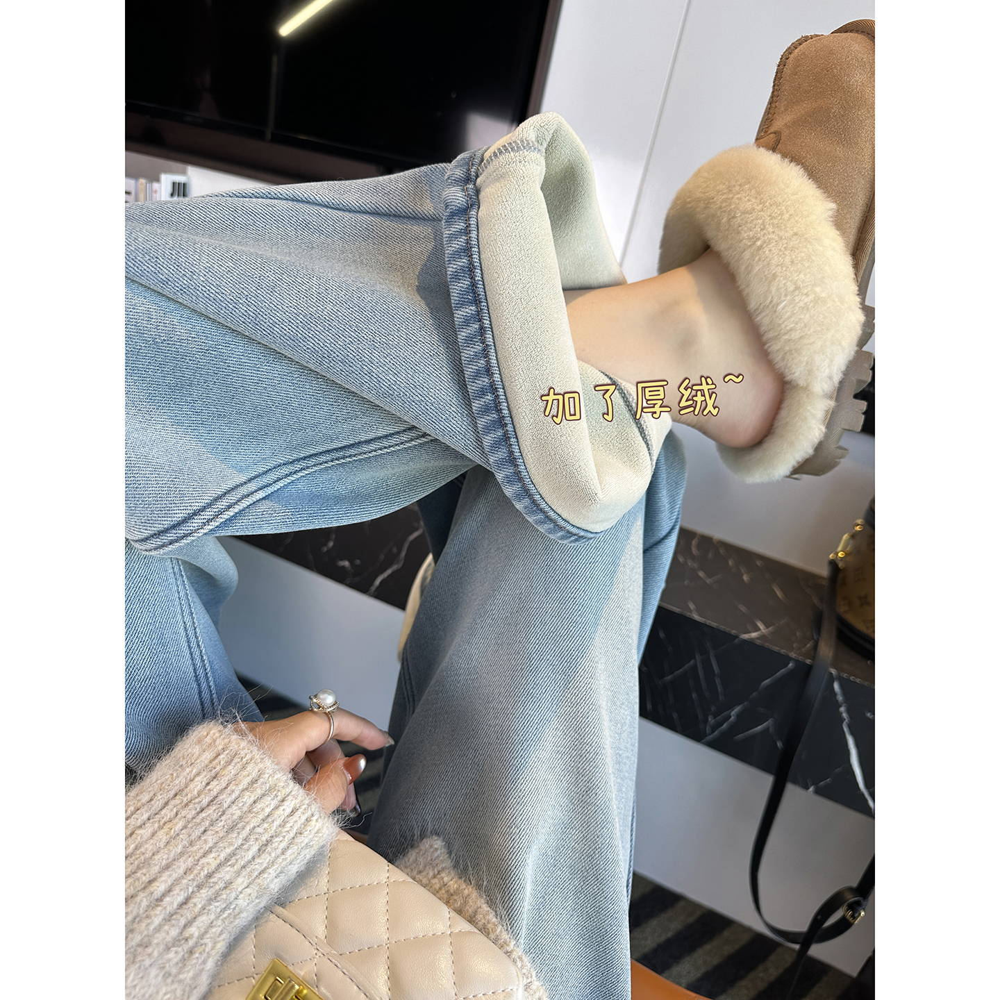 封神之作浅蓝色加厚绒阔腿牛仔裤