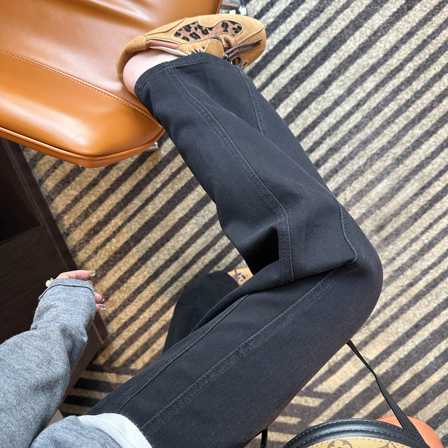 遮肉神裤！~黑色高腰阔腿牛仔裤