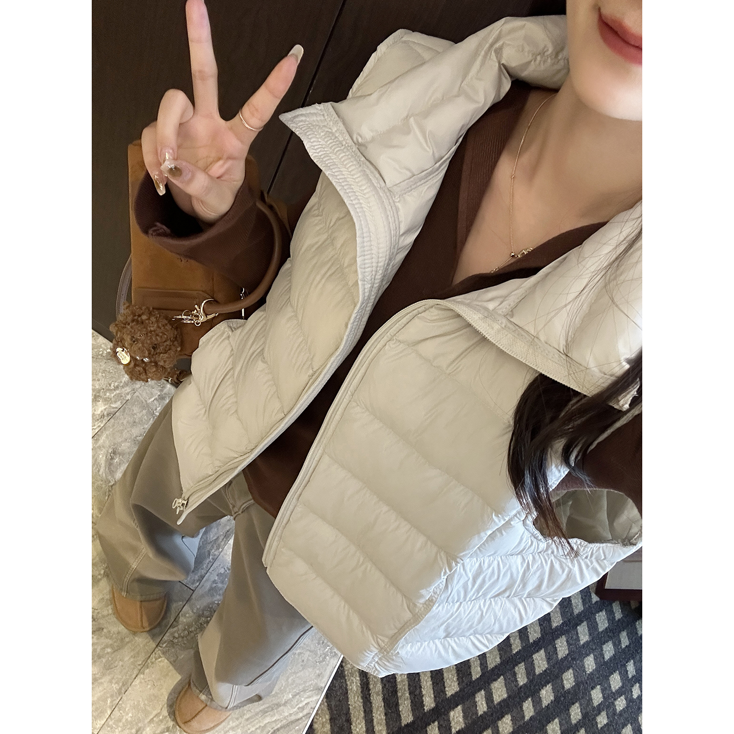 叠穿神器！~90白鸭绒排骨马甲女