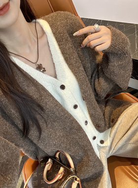 高级格雷系！~设计感假两件V领针织开衫女25新款秋冬百搭外套上衣