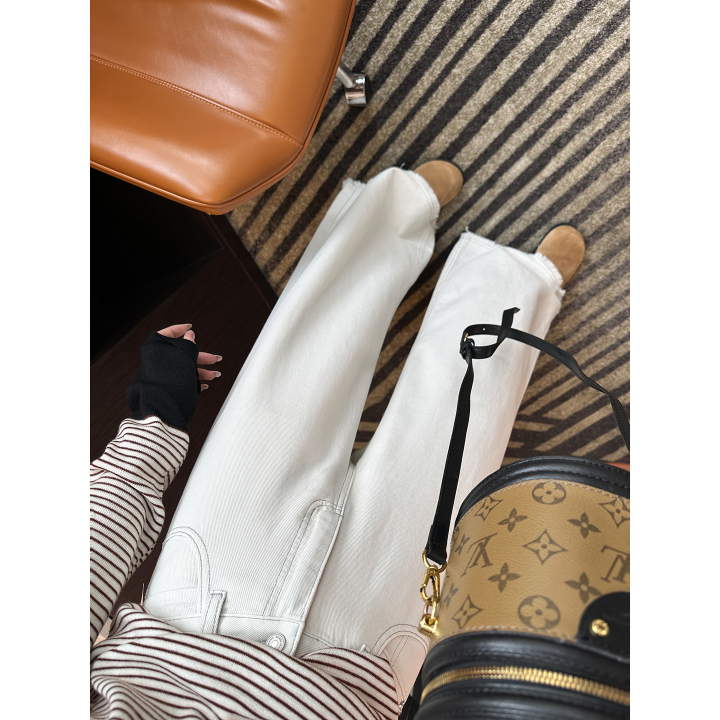 包容任何腿型~！毛边阔腿牛仔裤