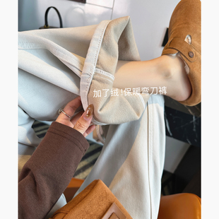 女2025松弛感宽松加绒阔腿裤 秋冬保暖弯刀牛仔裤 型巨巨巨牛 裤