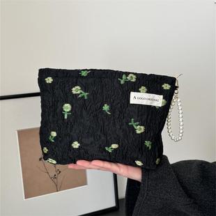 ins气质暗黑提花刺绣化妆包小众高级感大容量便携化妆包收纳袋