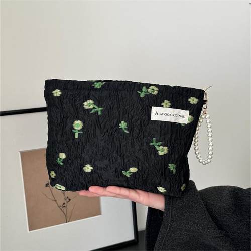 ins气质暗黑提花刺绣化妆包小众高级感大容量便携化妆包收纳袋