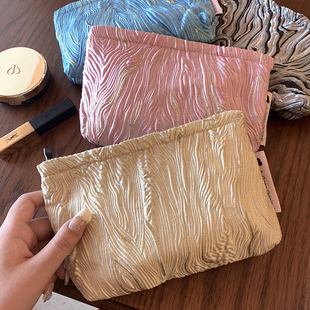 高级感小号化妆包波纹立体长款钱包手机包便携补妆包内胆包笔袋