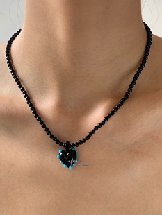 十月和晚非 韩国小众设计黑色爱心琉璃串珠项链ins简约百搭锁骨链