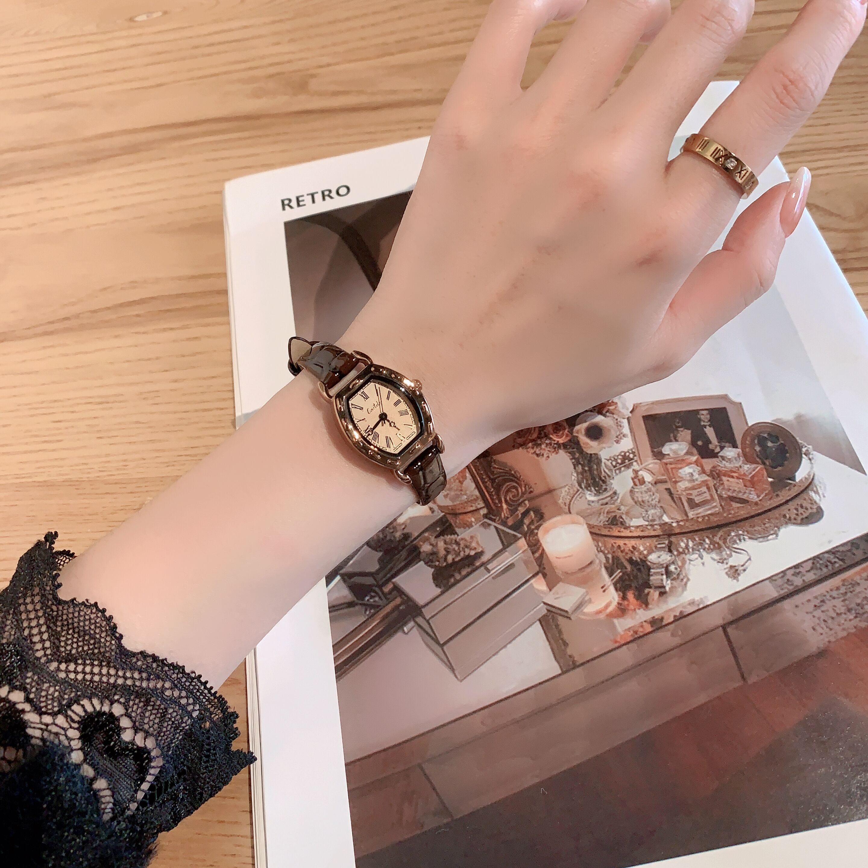 cartelo/卡帝乐鳄鱼轻奢百搭.复古酒桶.女士皮带气质石英防水腕表