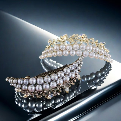 轻奢白色珍珠月牙皇冠发夹