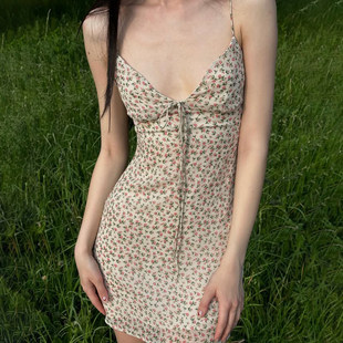 小碎花网纱吊带短裙纯欲性感低胸连衣裙 法式 ROCKMORE 浪漫田野