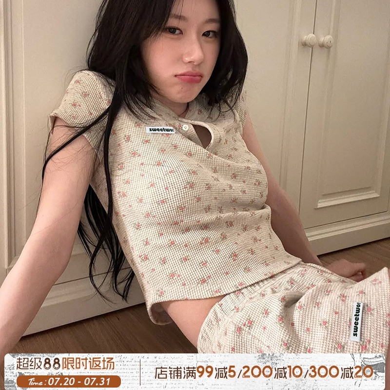 排扣休閑短袖上衣+百搭短褲套裝