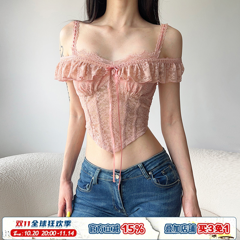 粉红色蕾丝荷叶边吊带