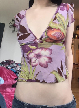 ROCKMORE【莫奈花园】大V领飞袖花卉印花紫色上衣度假风短袖T恤女