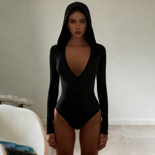连体衣 黑色V领低胸性感长袖 连帽内搭上衣 欧美辣妹风 ROCKMORE